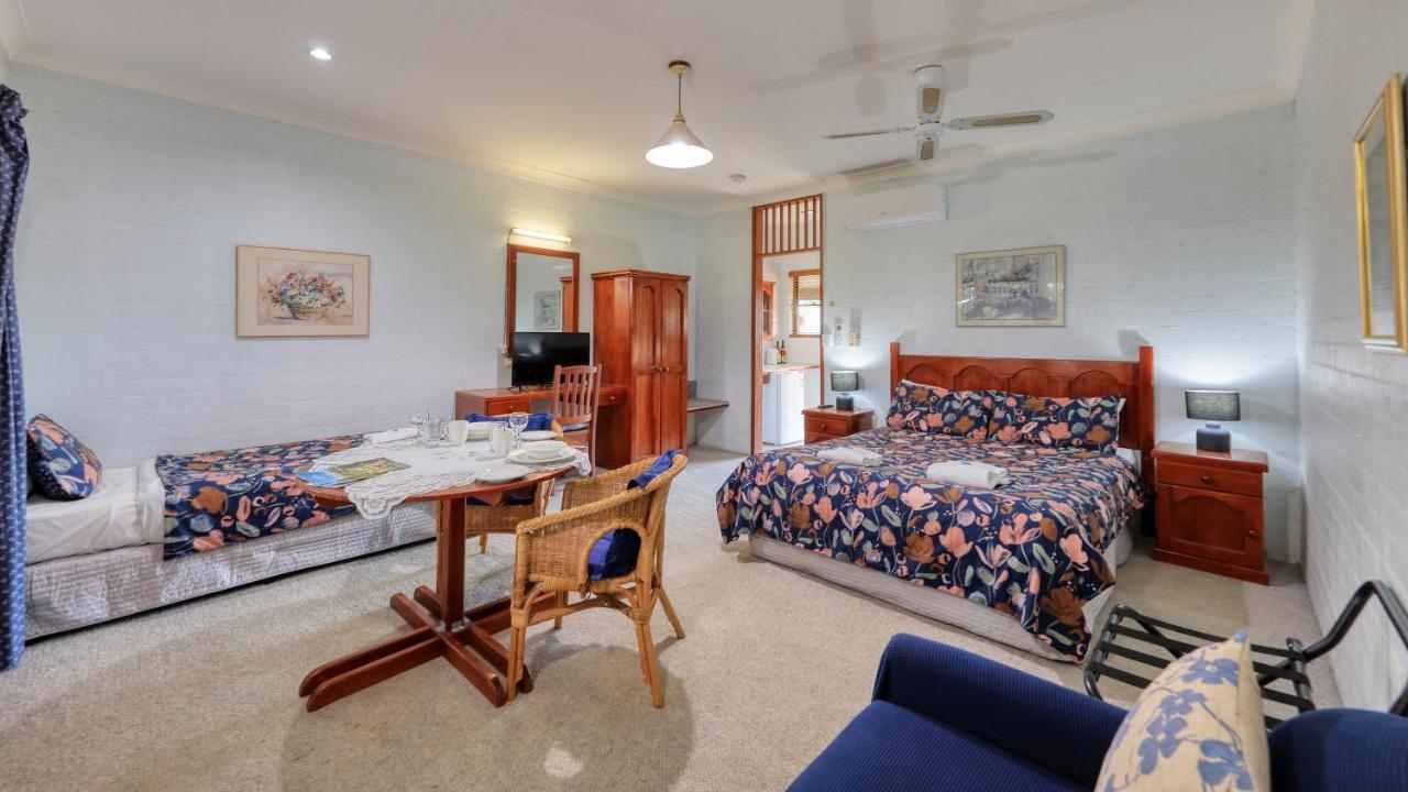 The Vineyard Motel Cowra Esterno foto